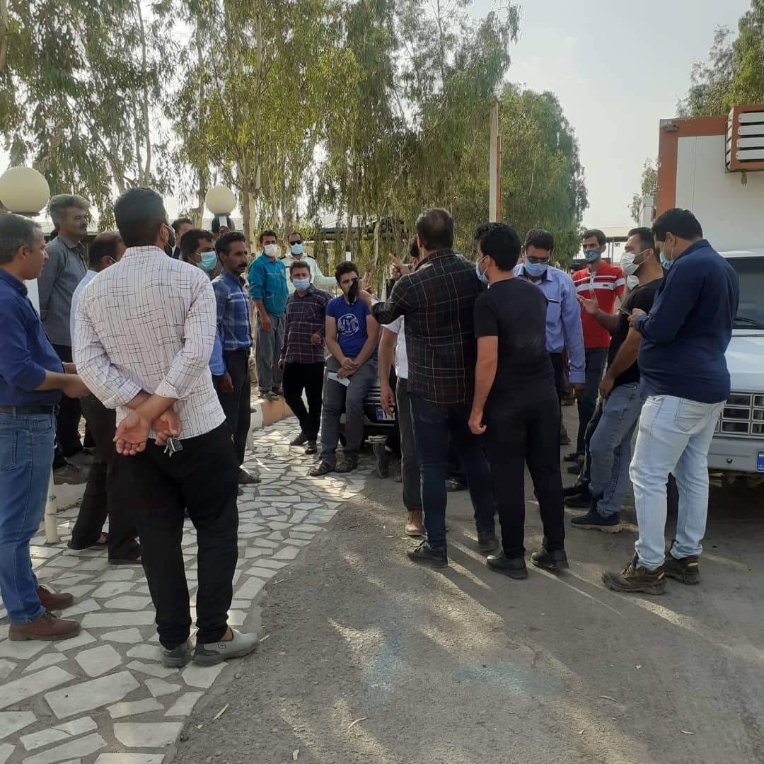 تجمع‌ اعتراض‌آمیز به کمبود مرغ در یکی از روستاهای رفسنجان