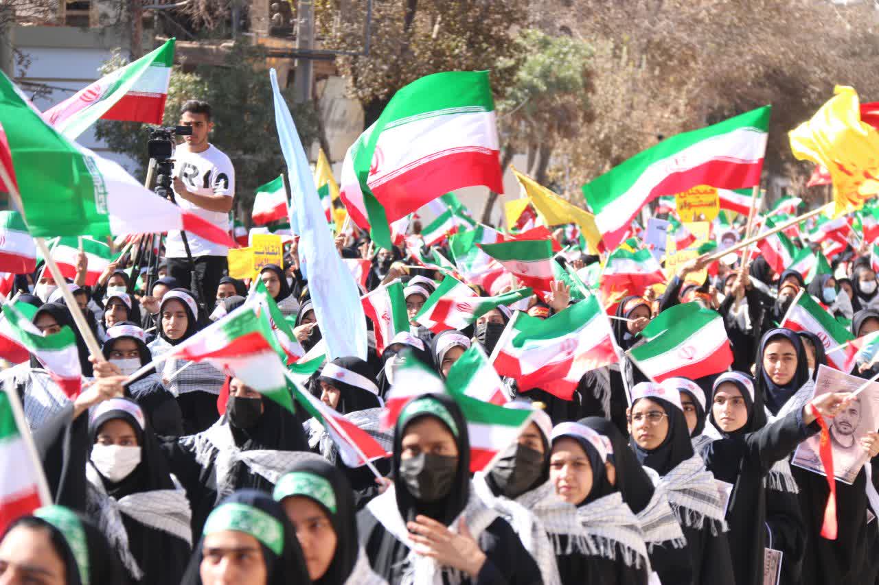 همایش دخترانِ مکتب حاج‌قاسم در رفسنجان/گزارش تصویری