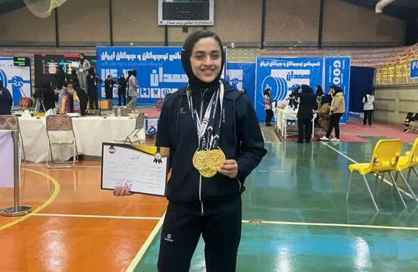 دختر وزنه‌بردار رفسنجانی رکورددار ایران شد