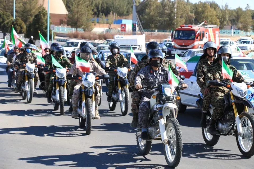 بهمن تماشایی در شهر رفسنجان/راهپیمایی متفاوت با خودرو و موتور