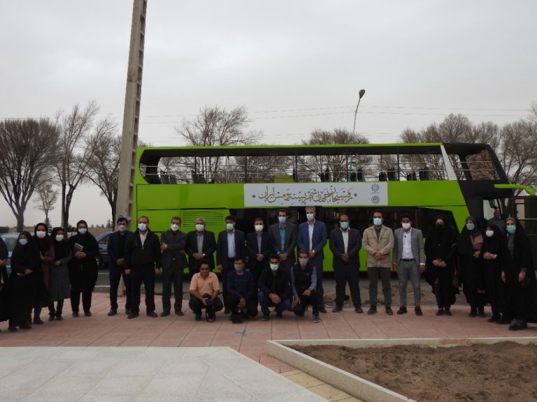 دوشنبه‌های رفسنجان‌گردی با اتوبوس دو طبقه گردشگری