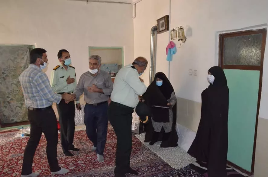 دیدار فرمانده انتظامی رفسنجان با خانواده شهدای ارتش